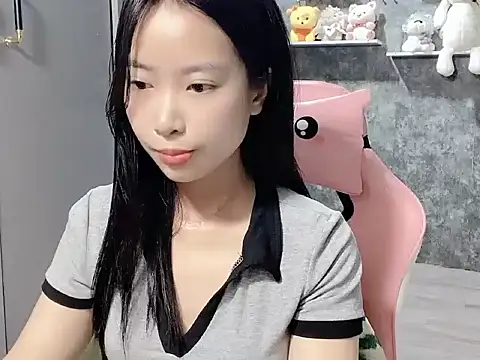 Linne6789 online show from 04.20.26