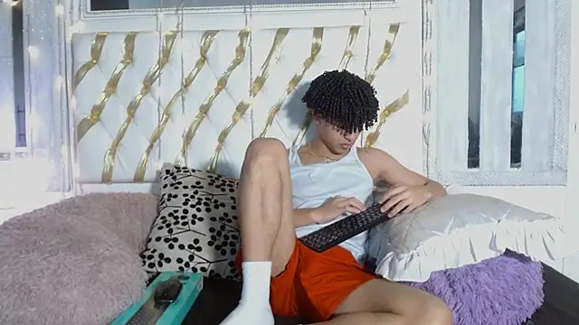 Snapshot of ian_smith_ chatting on 02.12.26 ian smith online show from 02.12.26