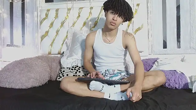 Snapshot of ian_smith_ chatting on 02.16.26 ian smith online show from 02.16.26