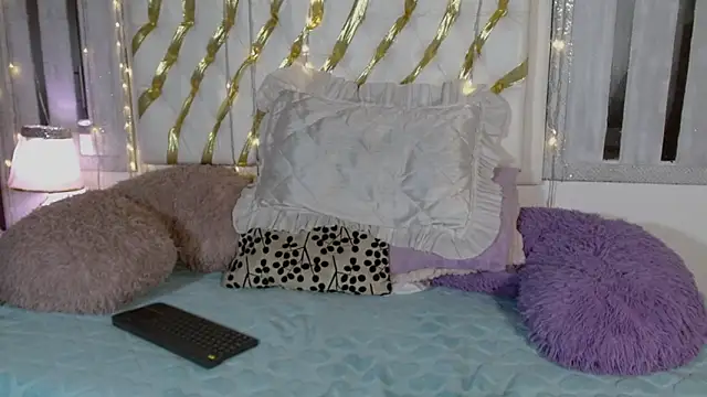 Snapshot of ian_smith_ chatting on 02.25.26 ian smith online show from 02.25.26