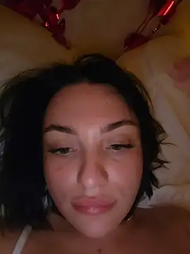 Snapshot of HotDevilGirl_ chatting on 03.18.26 HotDevilGirl online show from 03.18.26