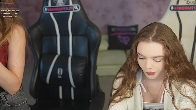 Snapshot of Zlata_Sky chatting on 04.28.26 Zlata Sky online show from 04.28.26