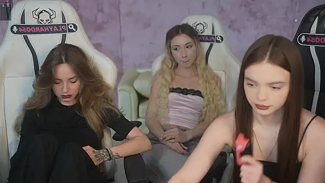 Snapshot of Zlata_Sky chatting on 05.05.26 Zlata Sky online show from 05.05.26