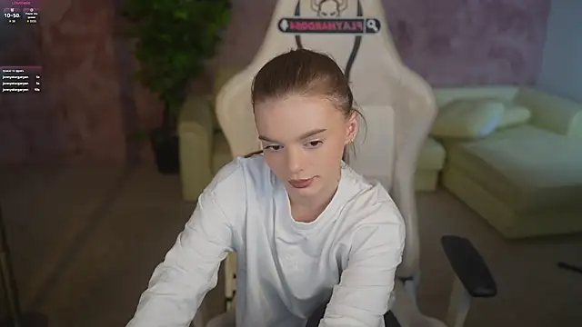 Snapshot of Zlata_Sky chatting on 06.05.26 Zlata Sky online show from 06.05.26