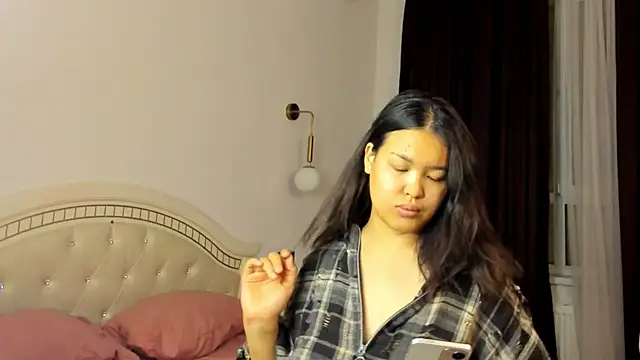 luna yum online show from 02.12.26