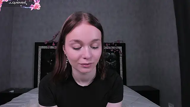 Snapshot of LillianPerry chatting on 03.12.26 LillianPerry online show from 03.12.26