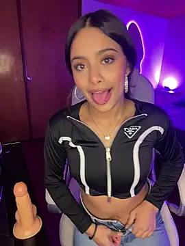 Snapshot of Dulce_pink18 chatting on 02.15.26 Dulce pink18 online show from 02.15.26