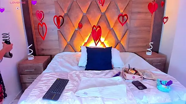 valeriekhaleesi online show from 02.14.26