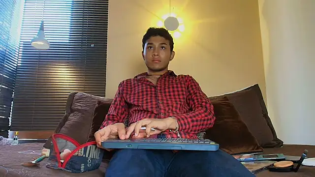 Snapshot of Damon_Salvarote_S chatting on 02.14.26 Damon Salvarote S online show from 02.14.26