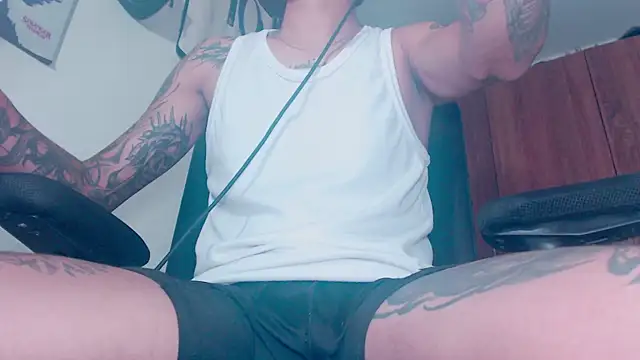 Snapshot of theskateboy chatting on 07.07.26 theskateboy online show from 07.07.26