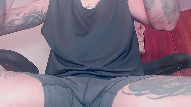 Snapshot of theskateboy chatting on 07.22.26 theskateboy online show from 07.22.26