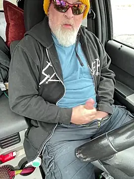 Skippy2420 online show from 03.05.26