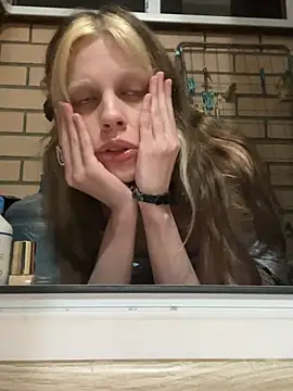 Snapshot of Maxine_gold chatting on 07.05.26 Maxine gold online show from 07.05.26