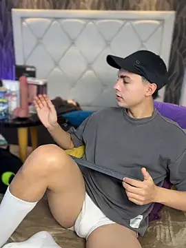 Samu Hott online show from 02.12.26