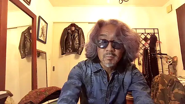 Snapshot of MtaS1 chatting on 02.20.26 MtaS1 online show from 02.20.26