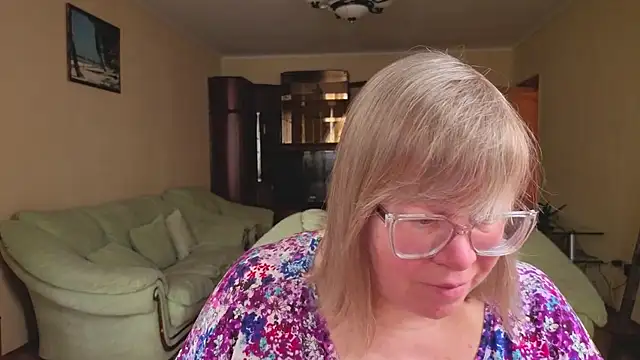 Emma Eclipsee online show from 02.09.26