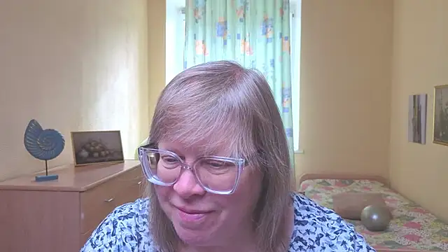 Emma Eclipsee online show from 03.03.26