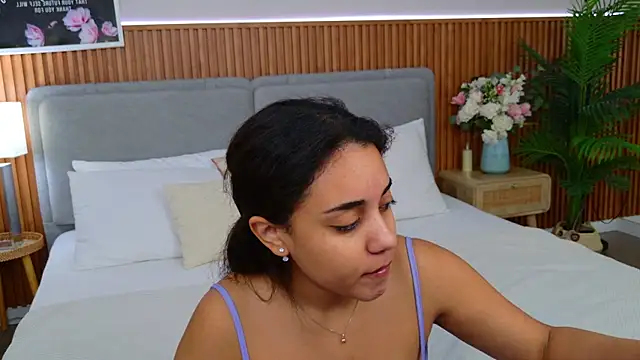 Snapshot of Luna_Cortier chatting on 06.16.26 Luna Cortier online show from 06.16.26