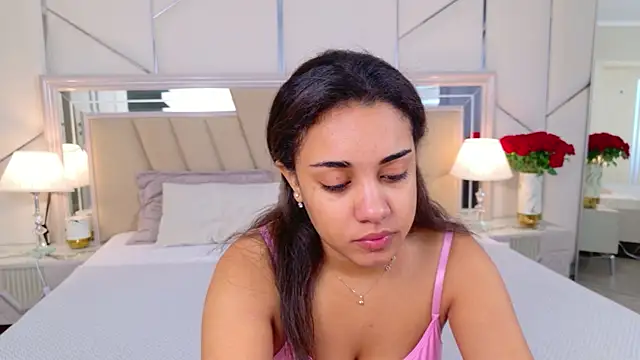 Snapshot of Luna_Cortier chatting on 06.22.26 Luna Cortier online show from 06.22.26