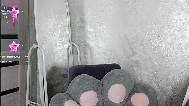 Snapshot of Mila-Naughty chatting on 02.25.26 Mila-Naughty online show from 02.25.26