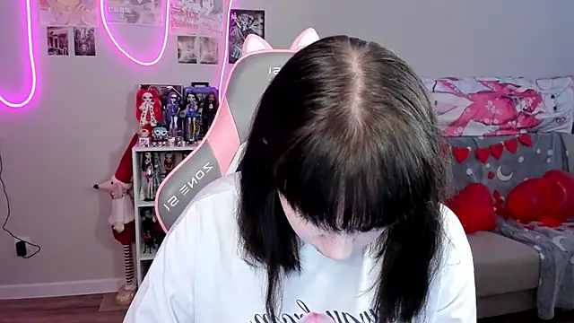 MollysLand online show from 02.15.26