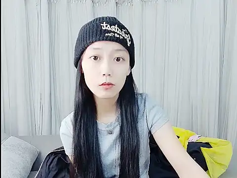 HUIZI8 online show from 02.02.26