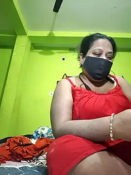 Snapshot of 06Rozi chatting on 02.18.26 06Rozi online show from 02.18.26