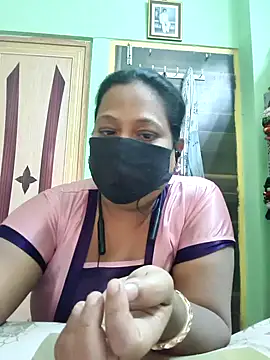 Snapshot of 06Rozi chatting on 02.25.26 06Rozi online show from 02.25.26