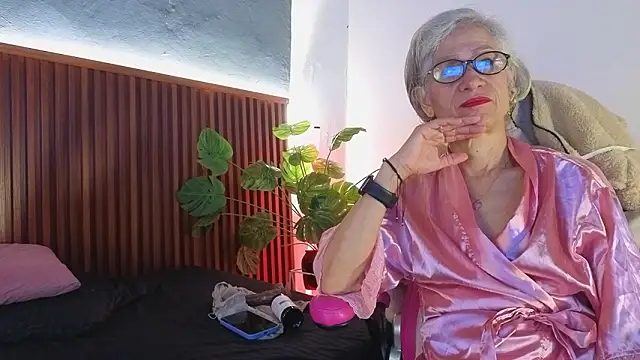 Snapshot of miss_monserrate01 chatting on 02.11.26 miss monserrate01 online show from 02.11.26