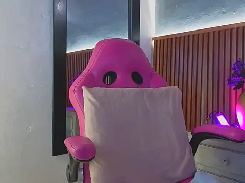 Snapshot of miss_monserrate01 chatting on 02.21.26 miss monserrate01 online show from 02.21.26