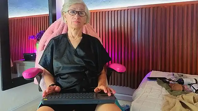 Snapshot of miss_monserrate01 chatting on 02.23.26 miss monserrate01 online show from 02.23.26