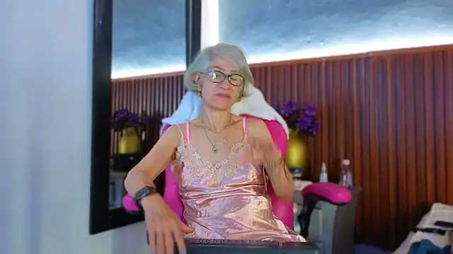 Snapshot of miss_monserrate01 chatting on 03.04.26 miss monserrate01 online show from 03.04.26