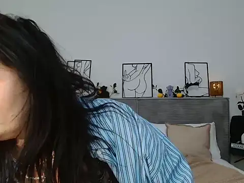 Snapshot of Jasmin0e chatting on 02.17.26 Jasmin0e online show from 02.17.26