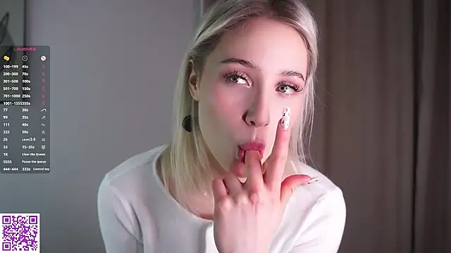 Snapshot of Nianelo chatting on 02.26.26 Nianelo online show from 02.26.26