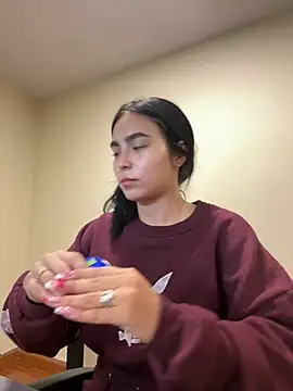 Sara Fernandez  online show from 04.01.26