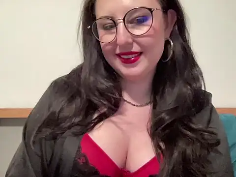Snapshot of DorothyJoy chatting on 04.27.26 DorothyJoy online show from 04.27.26