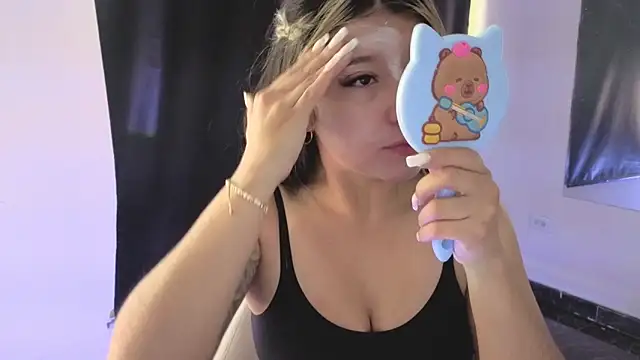 Dahiana Dmour  online show from 03.24.26