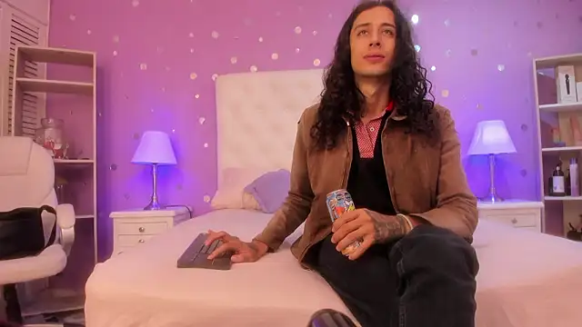 Goldentemptation  online show from 03.06.26