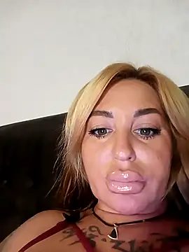 MiaMooly online show from 09.27.25