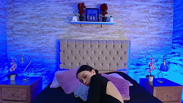 Elizabeth Ferrer online show from 04.20.26