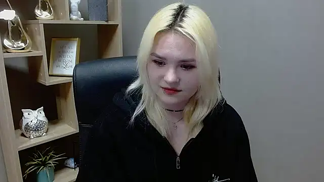 SweetLilyxo online show from 02.03.26