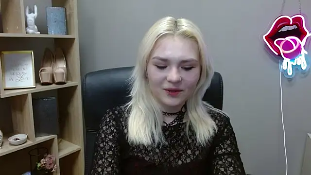 SweetLilyxo online show from 02.20.26
