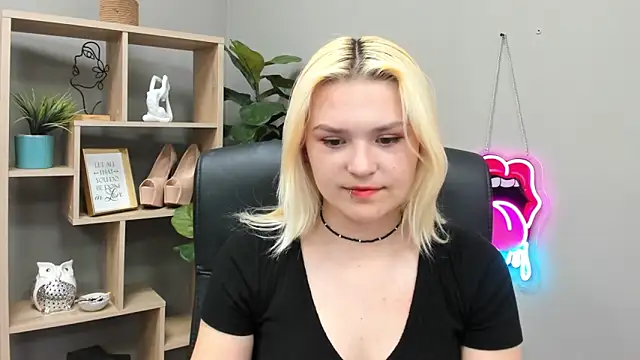 SweetLilyxo online show from 06.02.26
