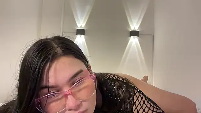 ImHannahWeaver online show from 02.16.26