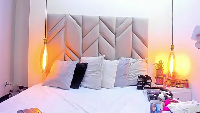 IsabellaFoox online show from 04.21.26