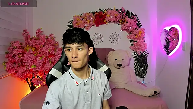 Patrick Howland  online show from 04.18.26