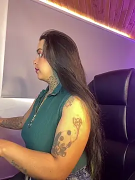 Annie Alicee online show from 03.05.26