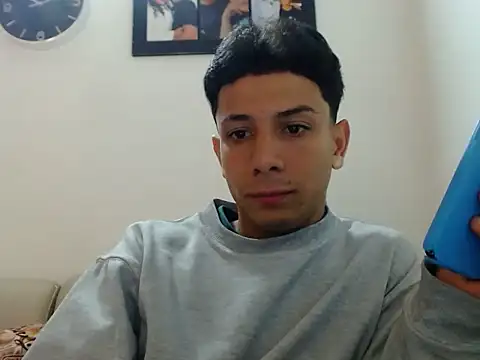 Snapshot of waner_thom chatting on 02.05.26 waner thom online show from 02.05.26
