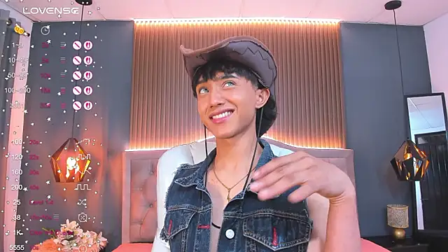 Snapshot of Noa_03 chatting on 02.04.26 Noa 03 online show from 02.04.26