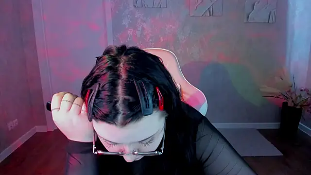 Kira G0ld online show from 04.01.26